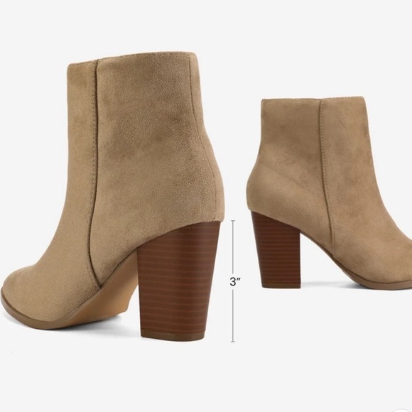 Beautiful boots - Picture 3 of 3